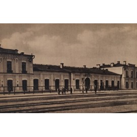 Pocztówka Równe. Dworzec Kolejowy ok. 1930 r.